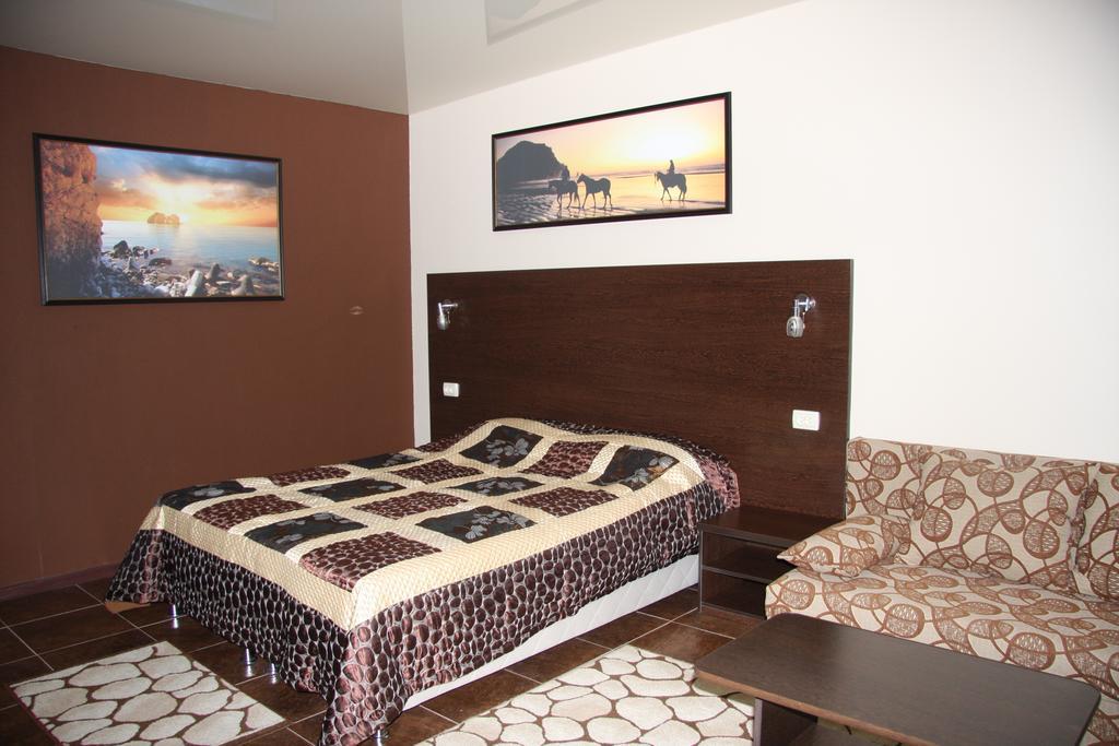 Aleksino Guest house  Novorossiysk Habitación foto